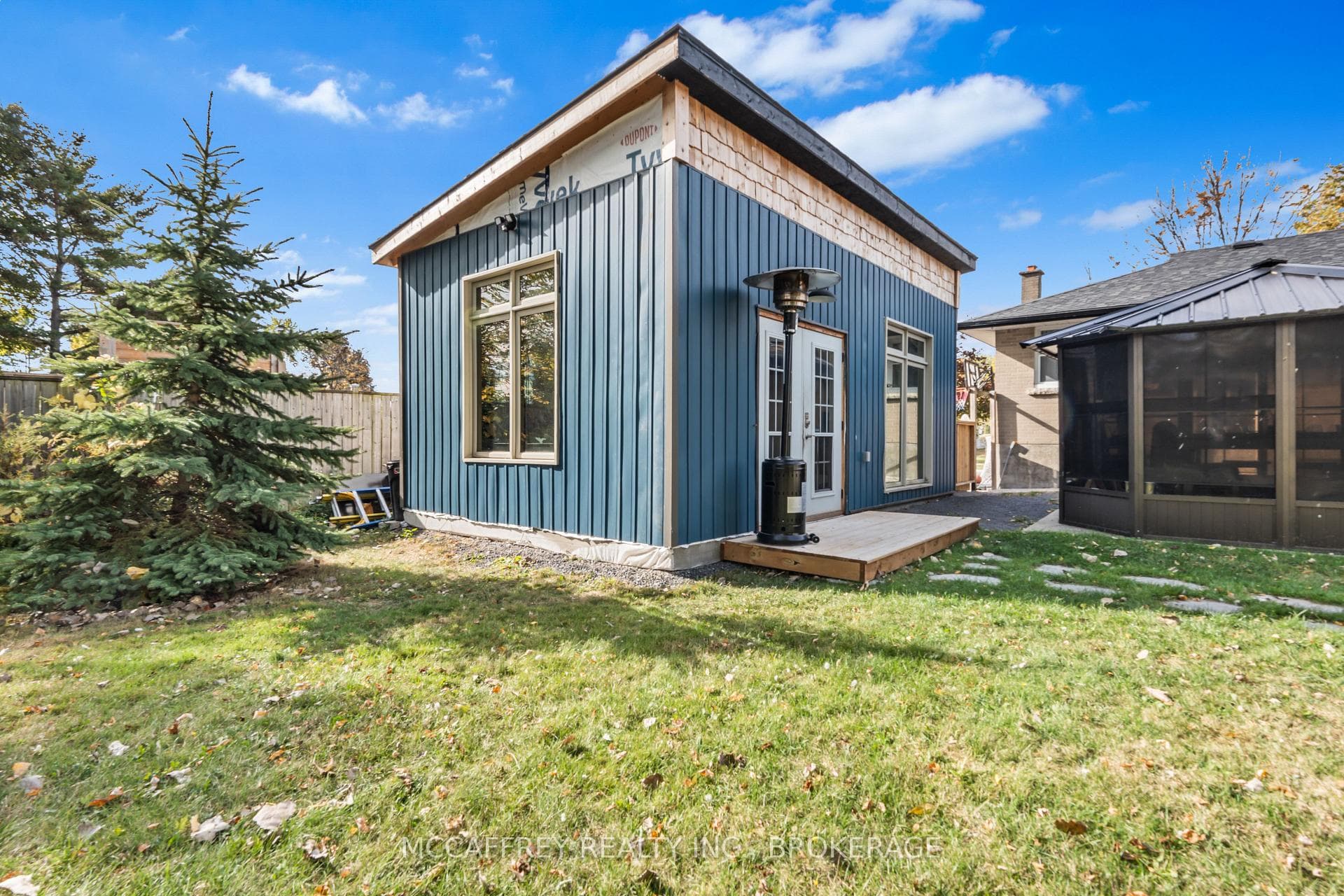 59 Loyalist Avenue photo 37