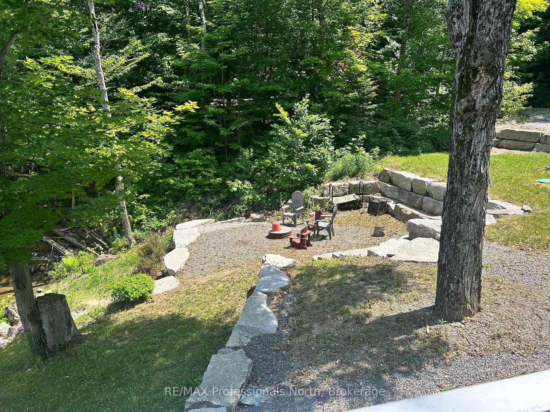1129 Comak Crescent photo 24