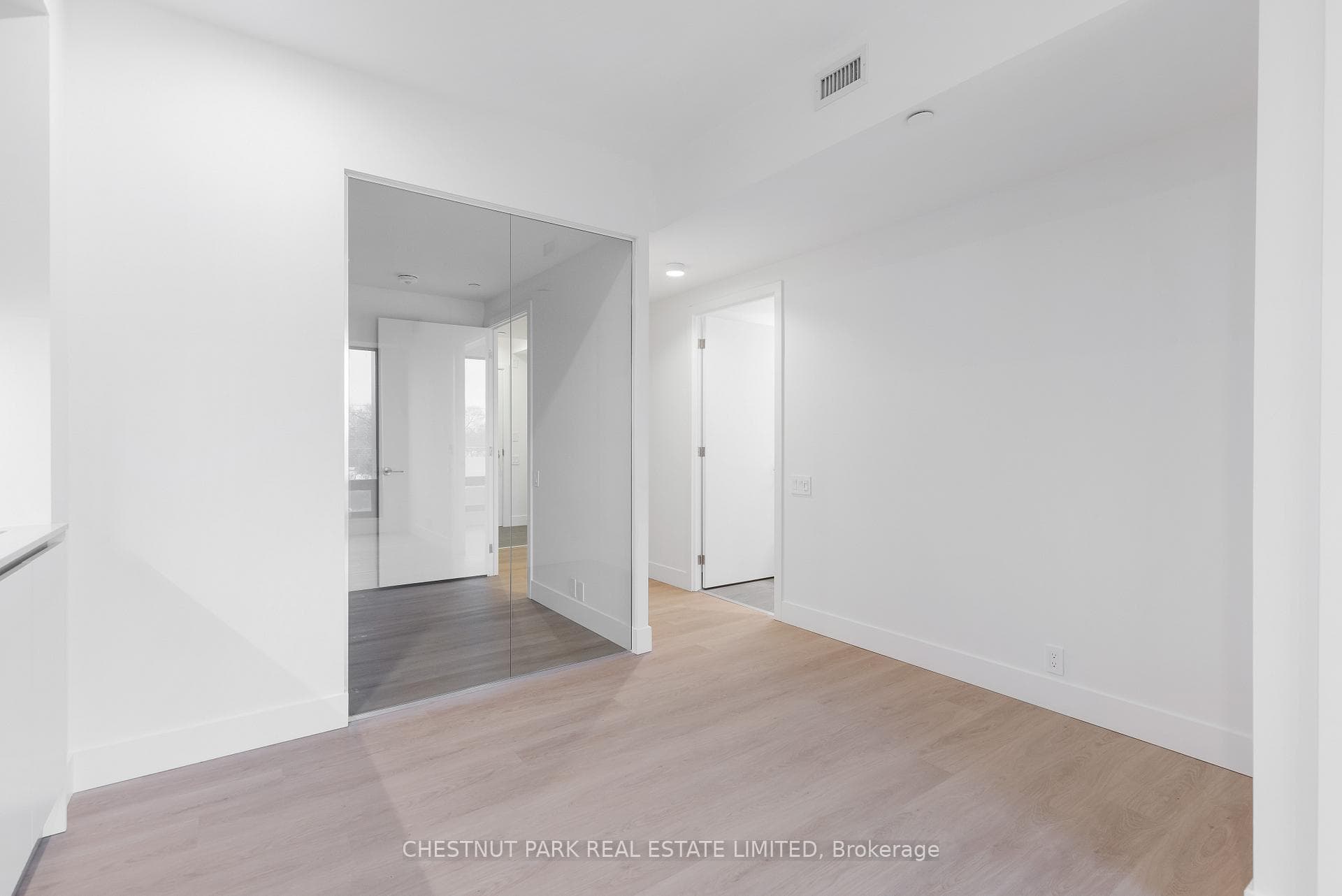 1414 Bayview Avenue Unit 301 photo 31