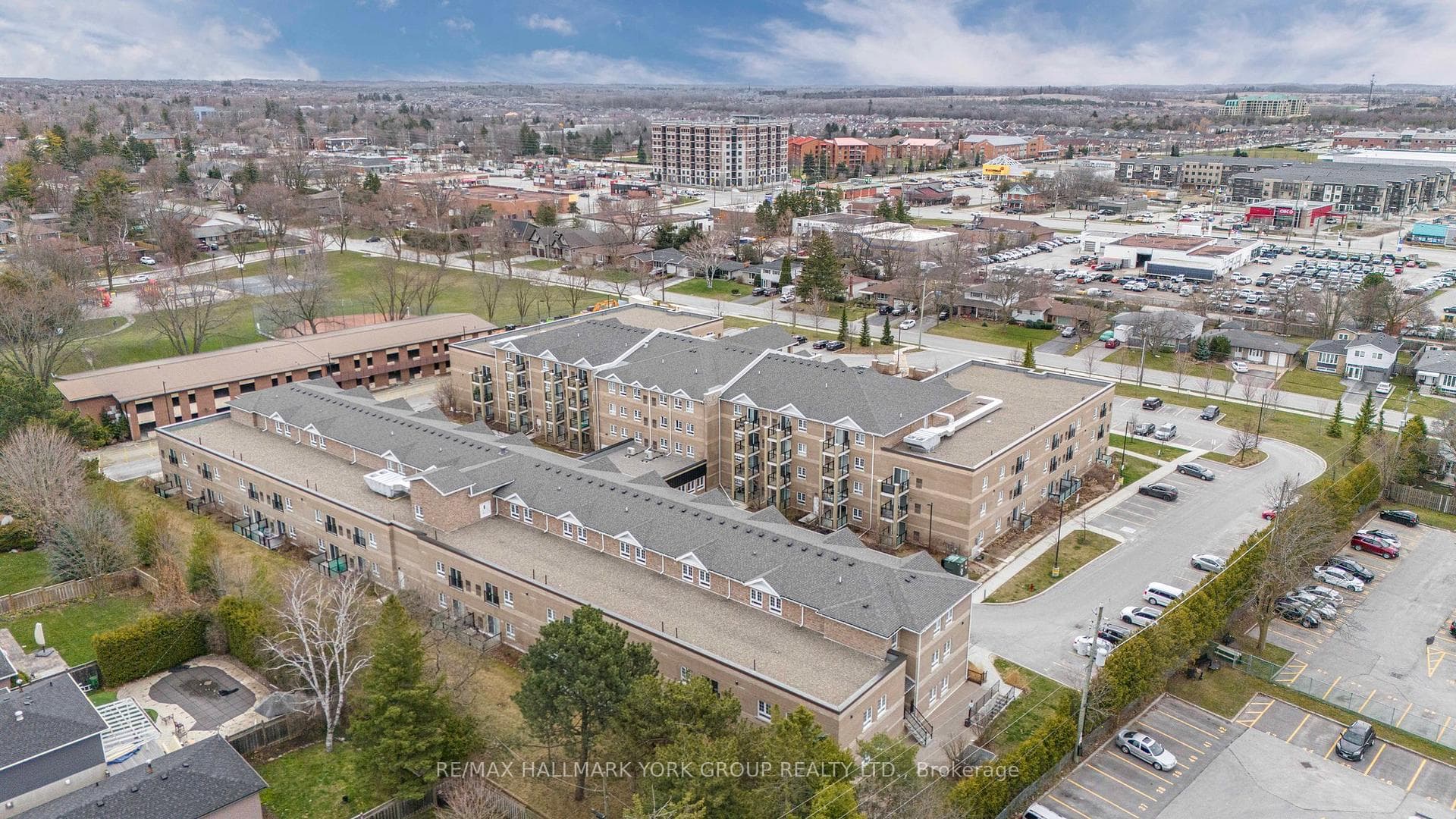481 Rupert Avenue Unit 203 photo 40