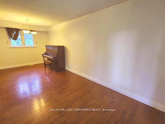 Spacious Dining Area