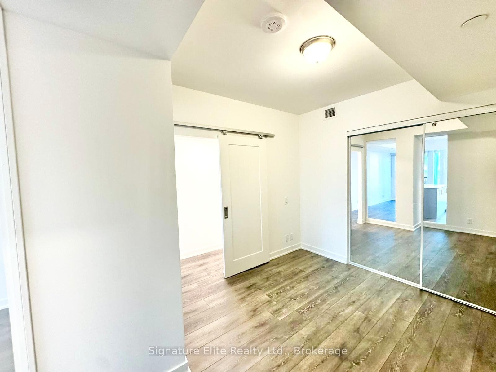 2 Manderley Drive Unit 723 photo 9