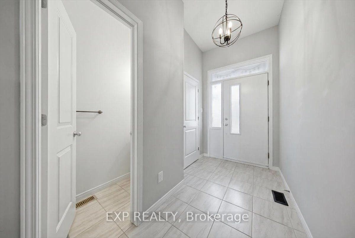 92 Riddell Street photo 2