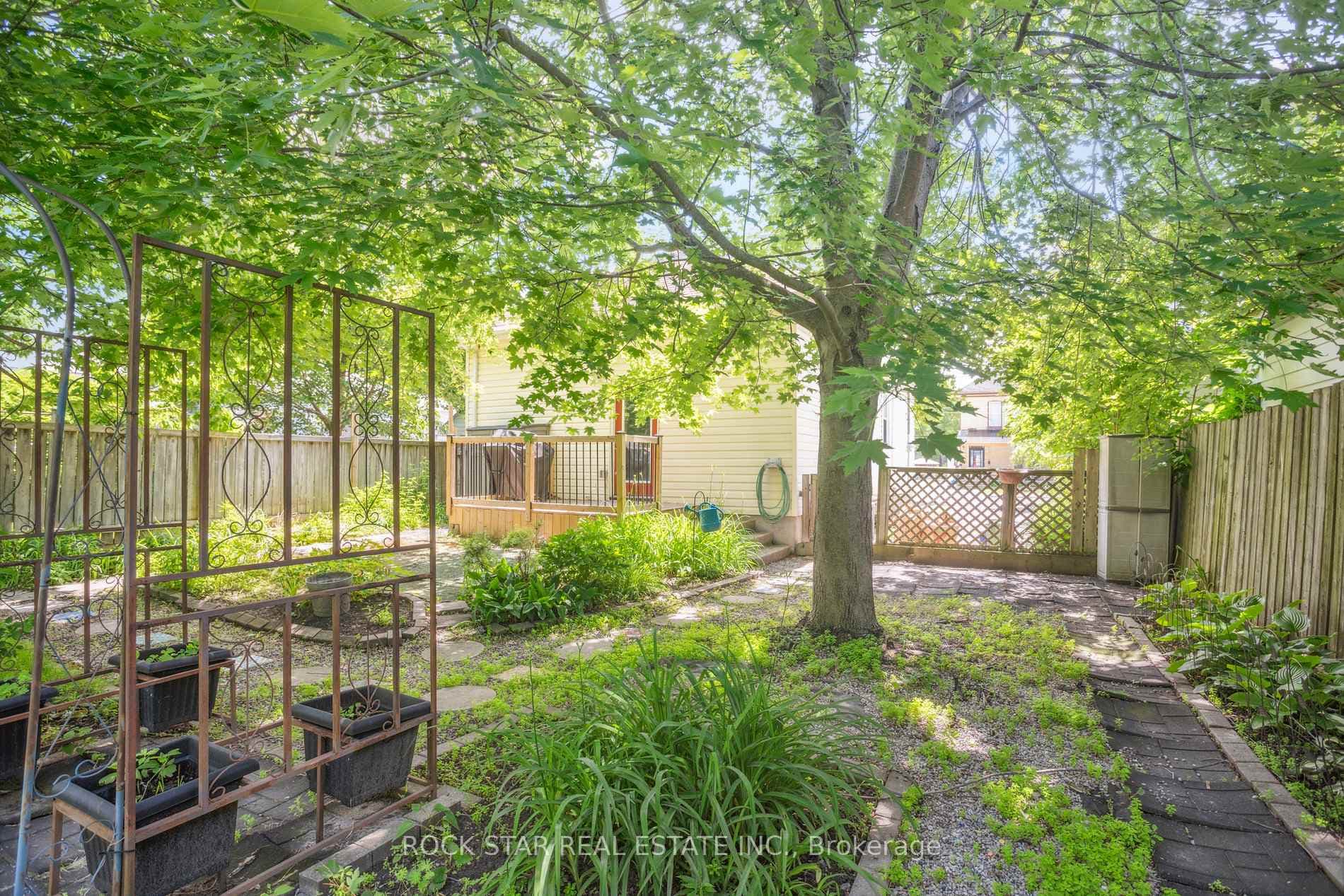 502 GREY Street photo 33