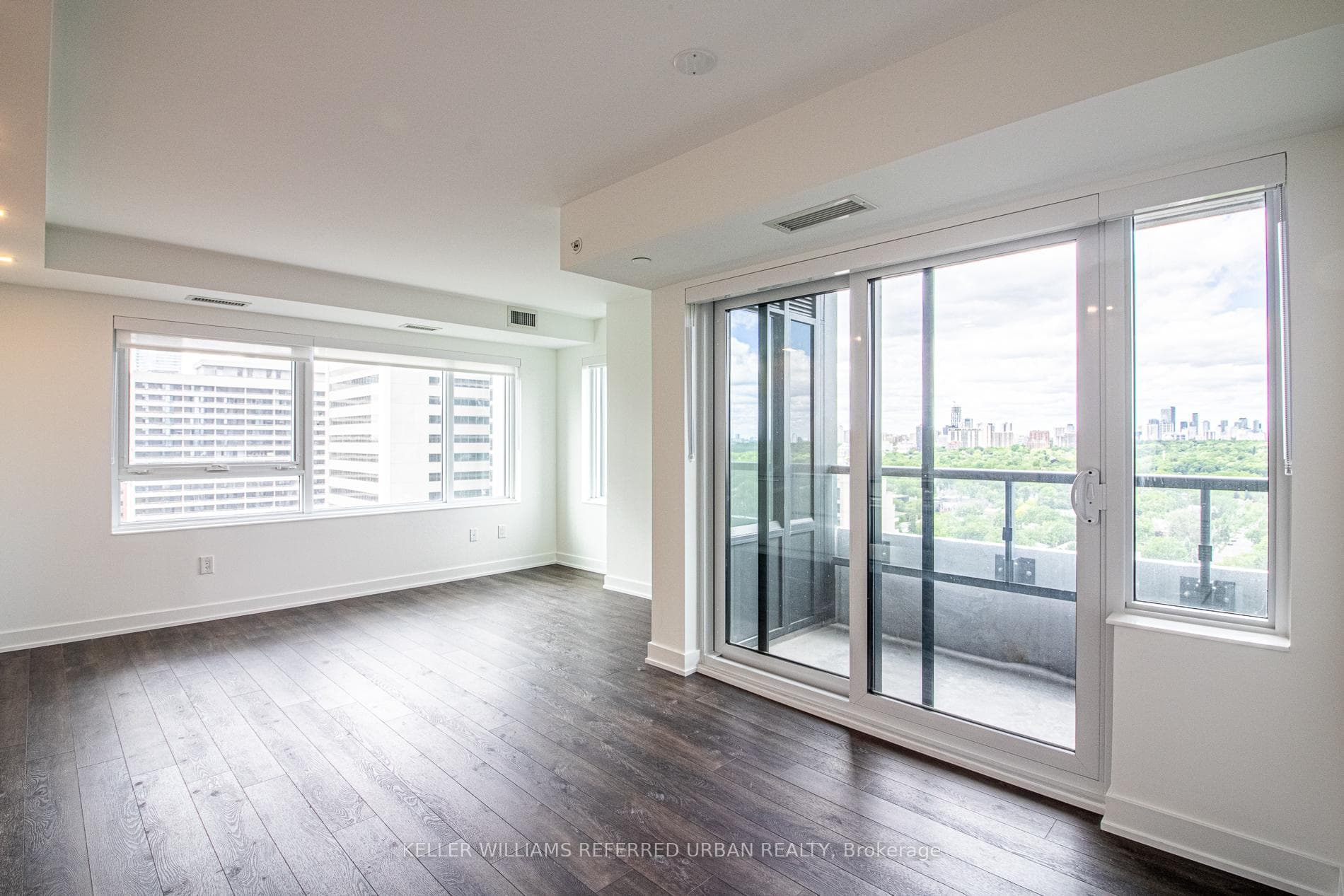 609 Sherbourne Street Unit 2104 photo 19