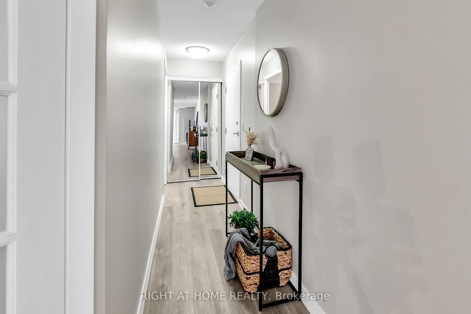 38 Joe Shuster Way Unit 629 photo 2
