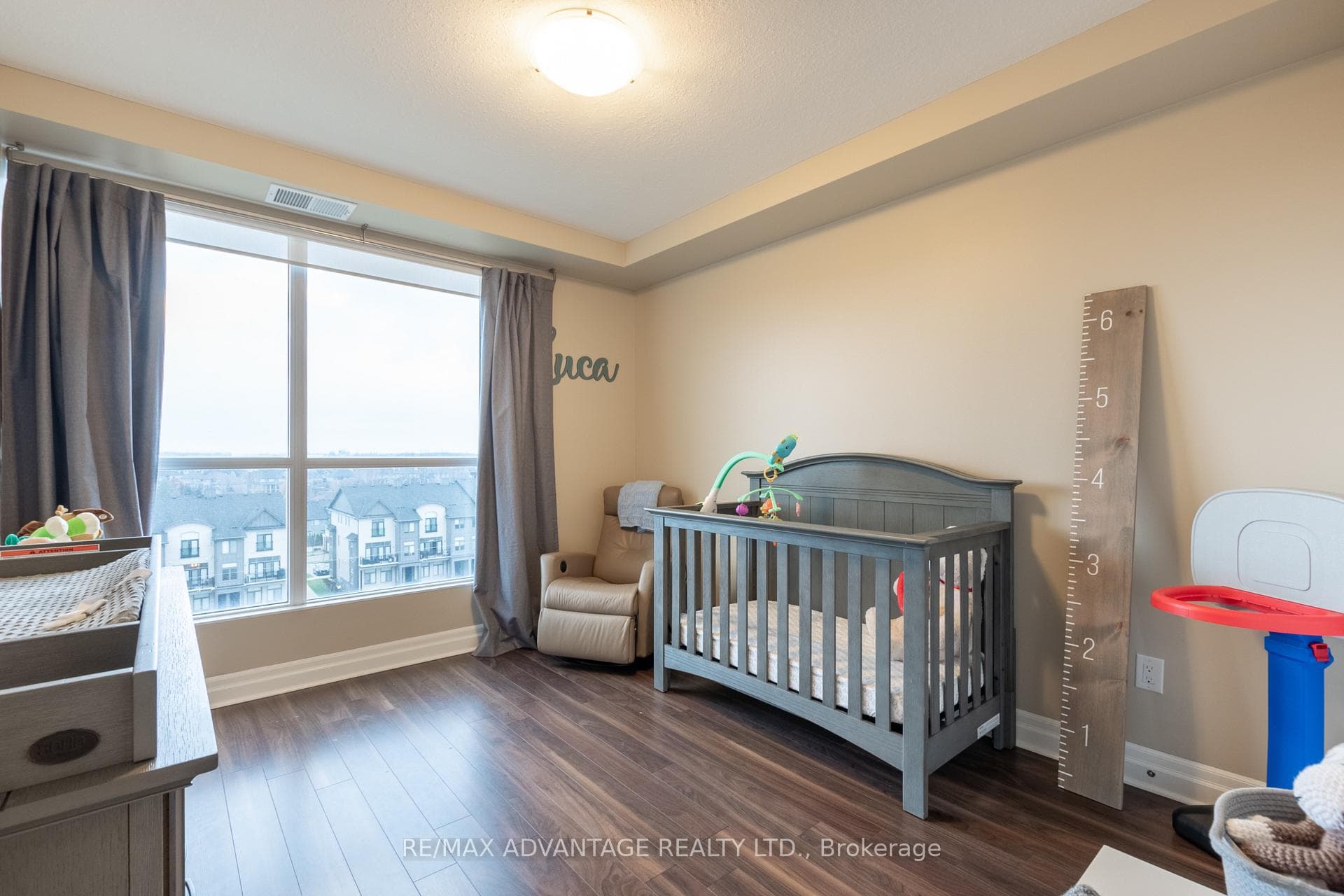 260 Villagewalk Boulevard Unit 603 photo 9