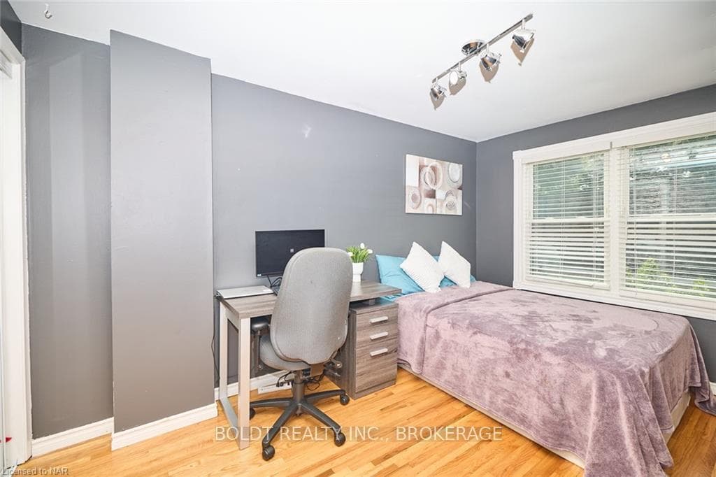153 LIMERIDGE Road Unit 14 photo 15