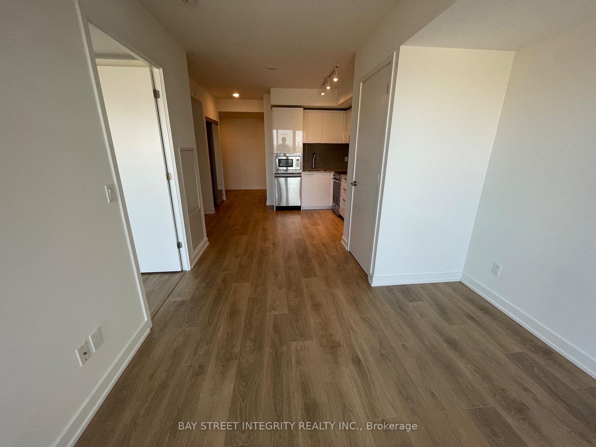 501 Yonge Street Unit 2401 photo 13