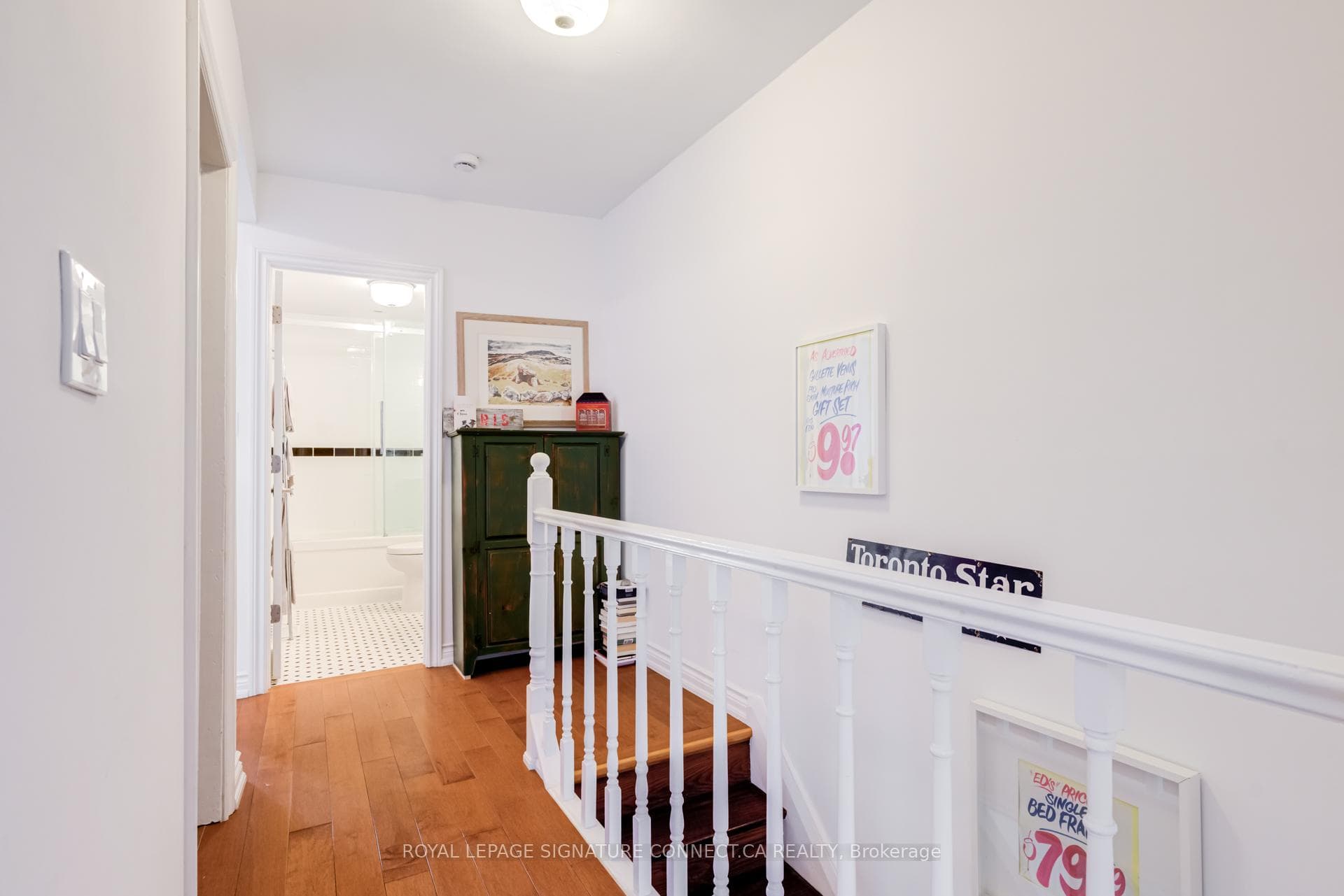 158 McRoberts Avenue photo 16