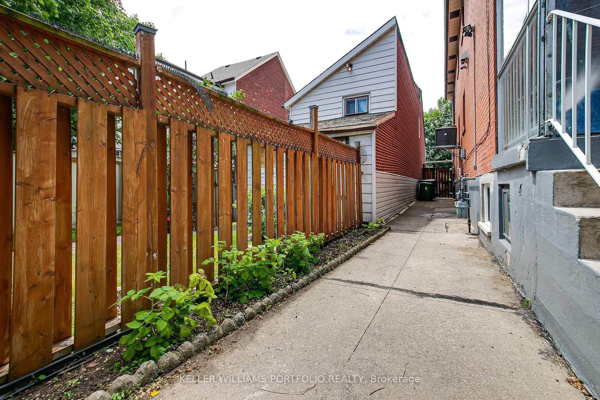 99 West Lodge Avenue Unit 3 photo 21