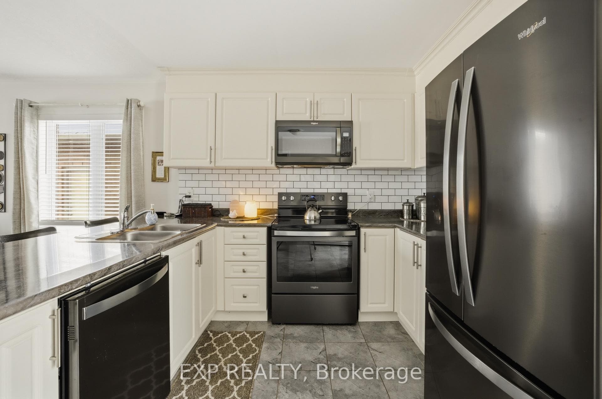 15 Irving Drive photo 13