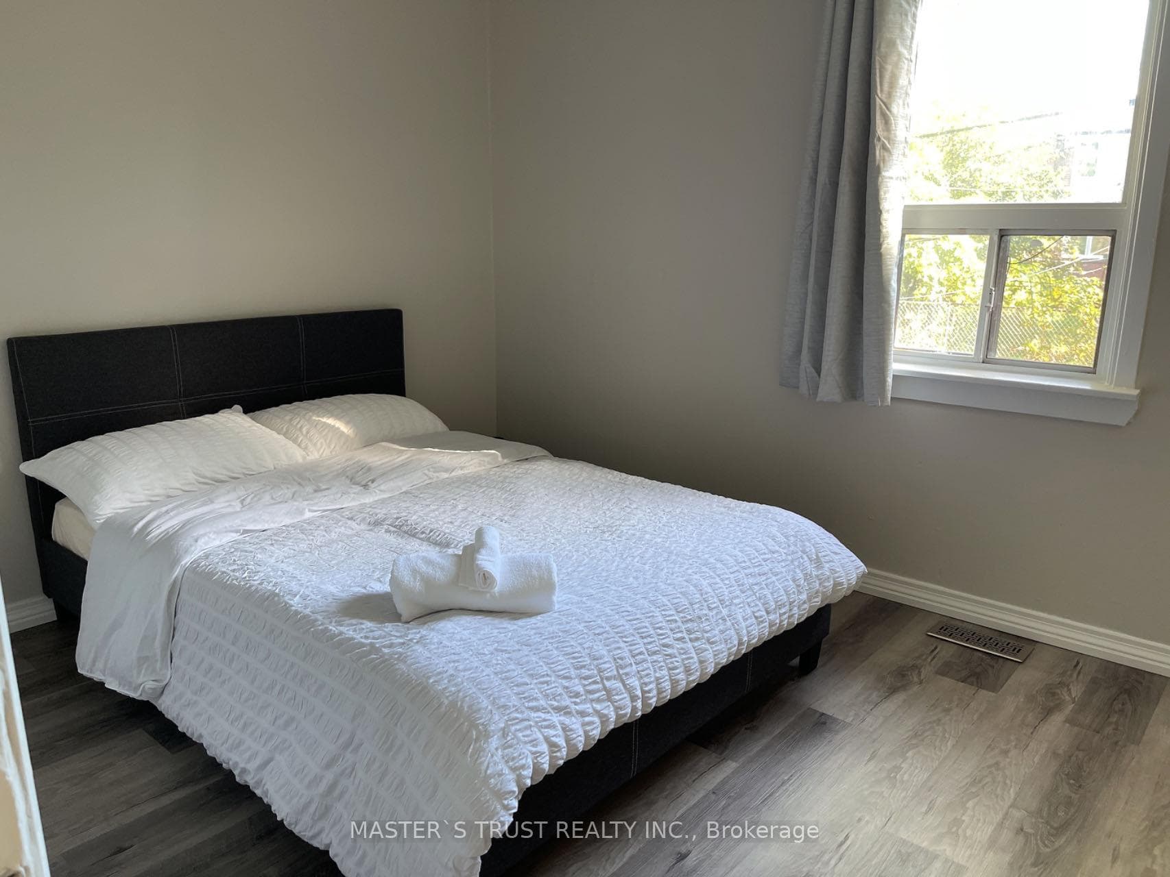 777 Birchmount Road photo 3