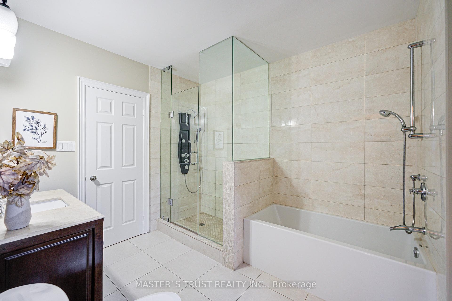 2 Lytton Boulevard photo 34