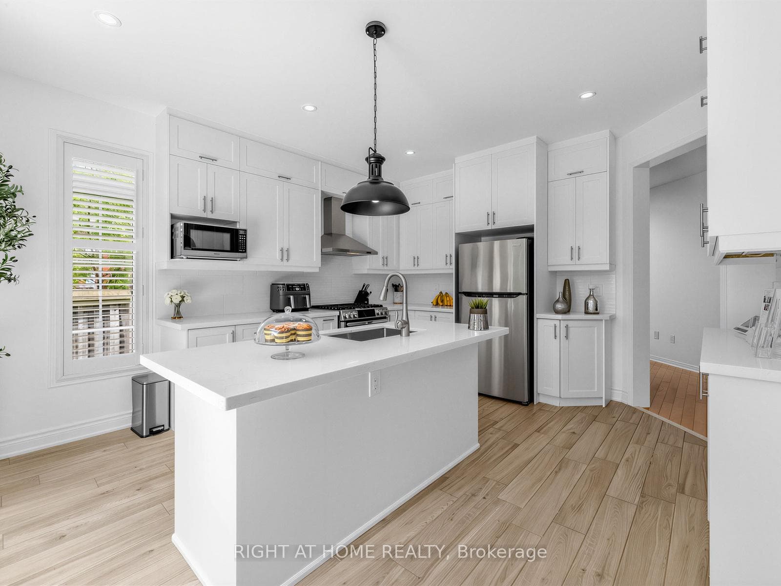 Kitchen & Island