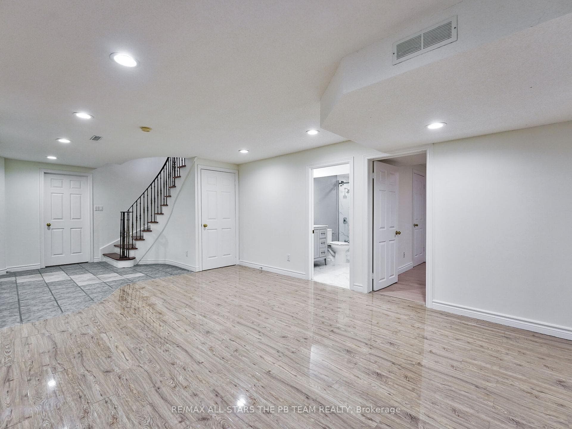 2227 Rodick Road photo 33
