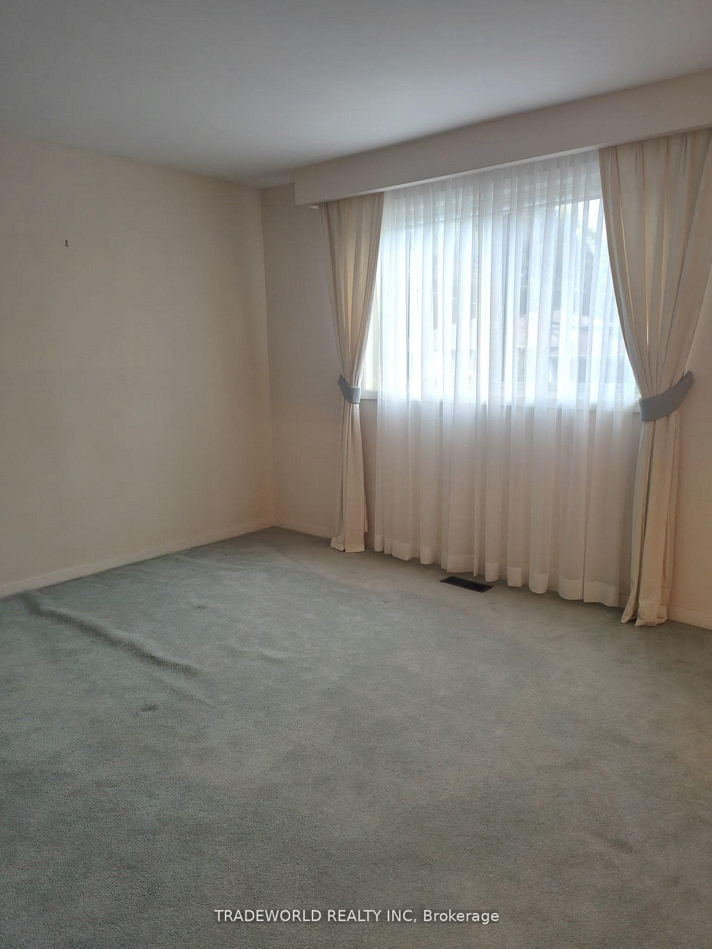 85 Shaughnessy Boulevard Unit (Whole House) photo 11