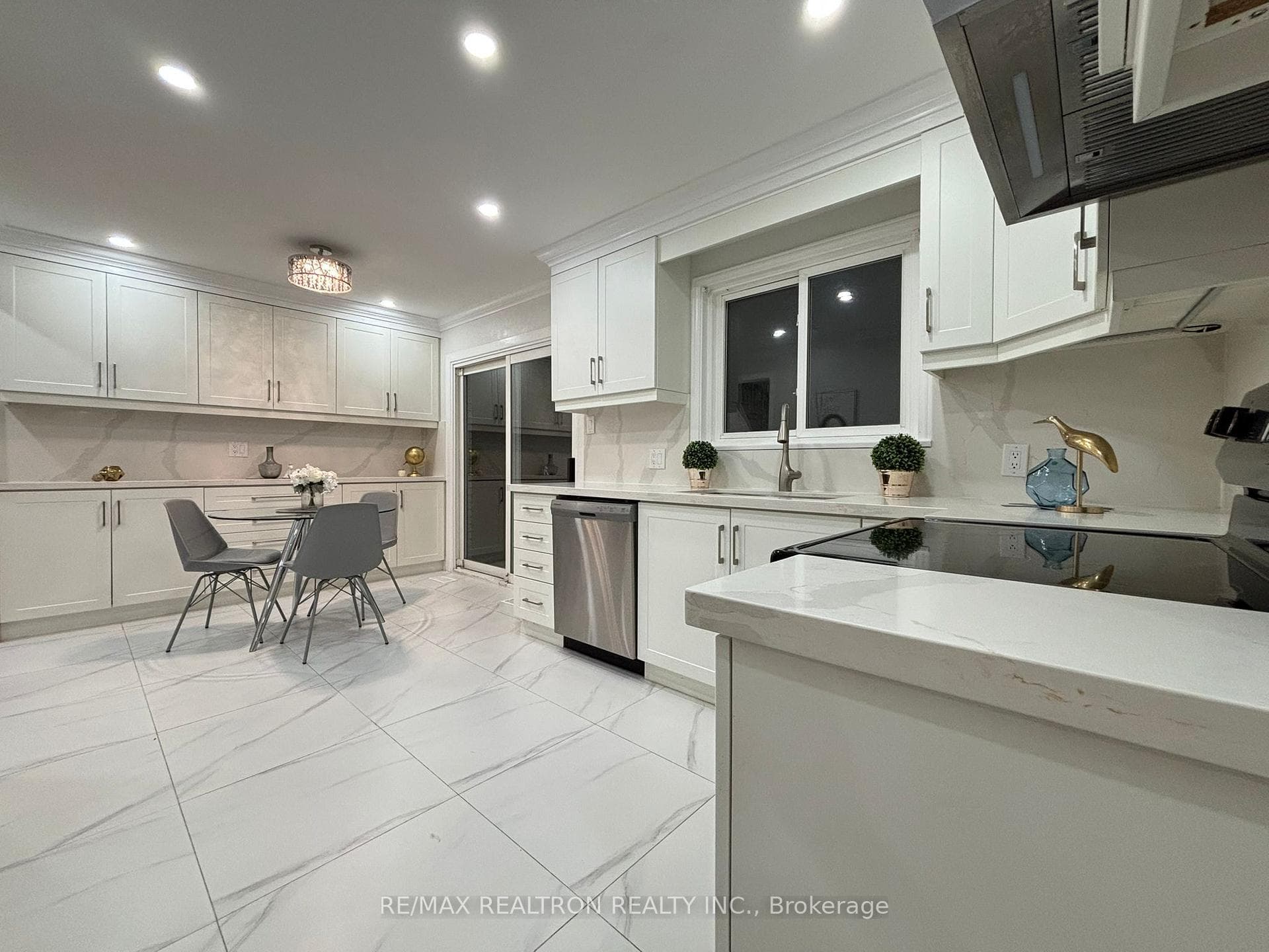 5 Centurion Court photo 12