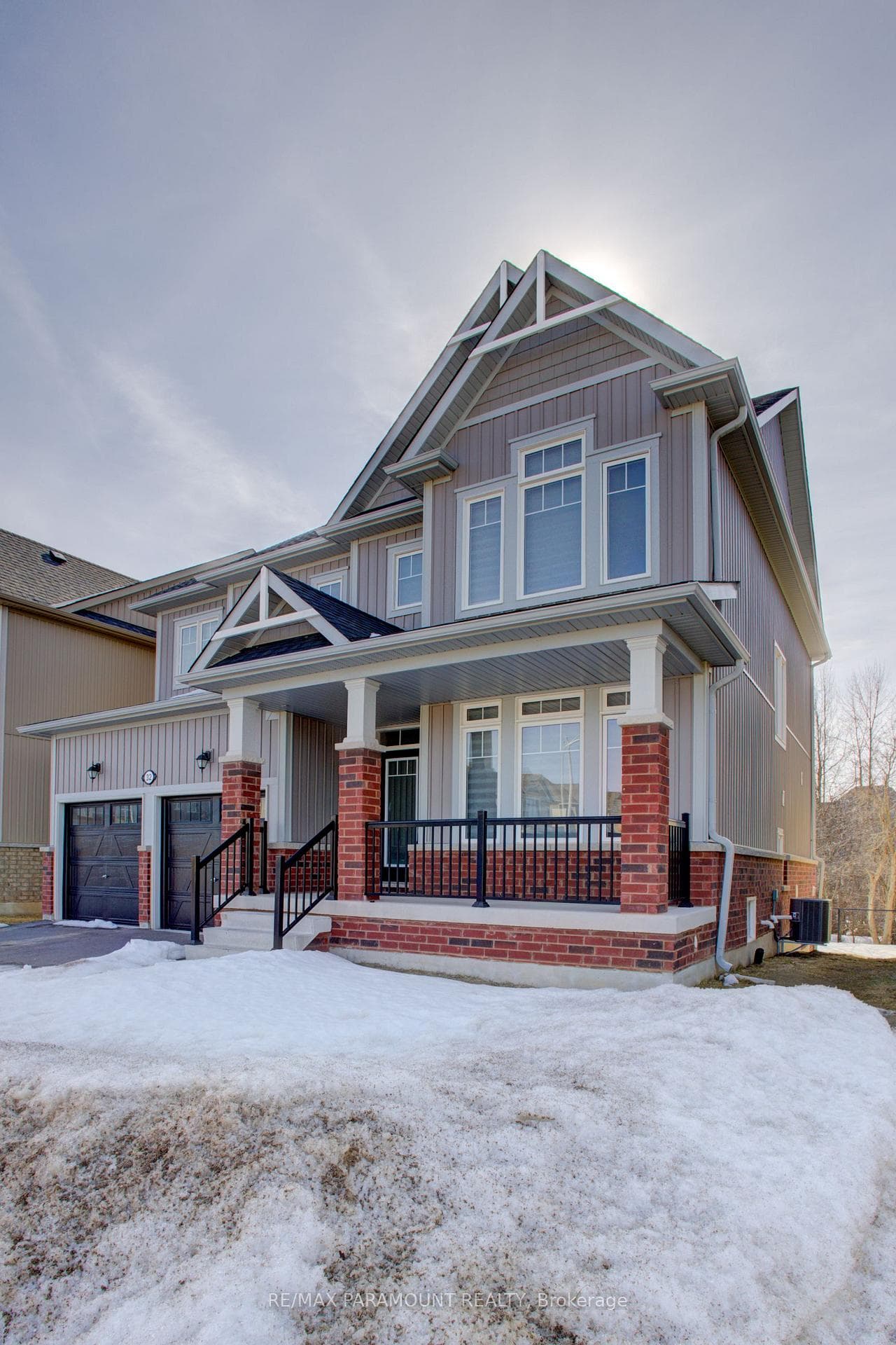 32 Kirby Avenue photo 2