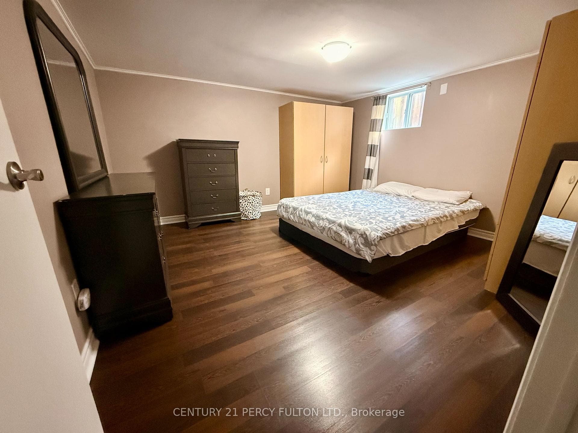 17 Maywood Park photo 10