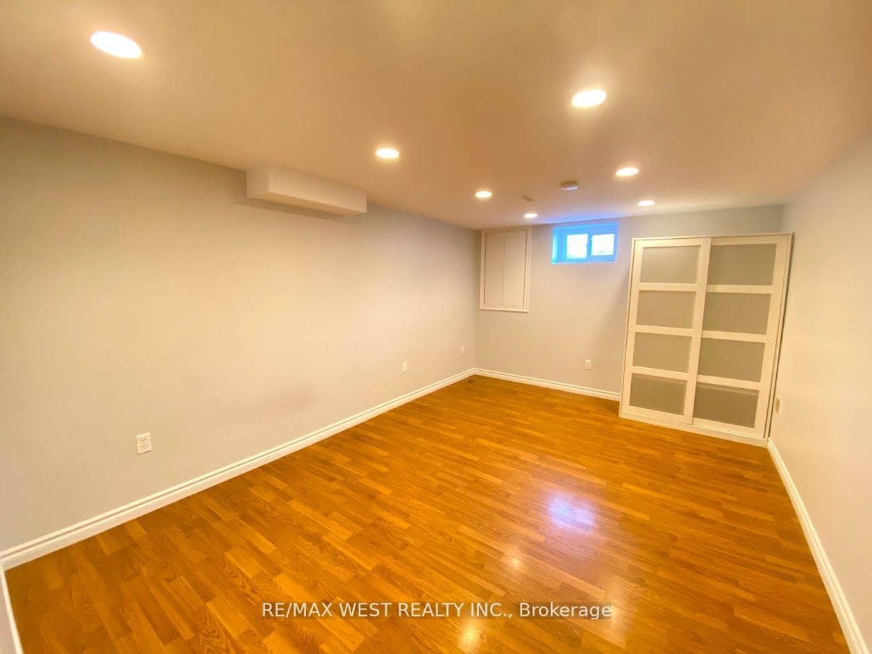 20 Britannia Avenue Unit Bsmt photo 5