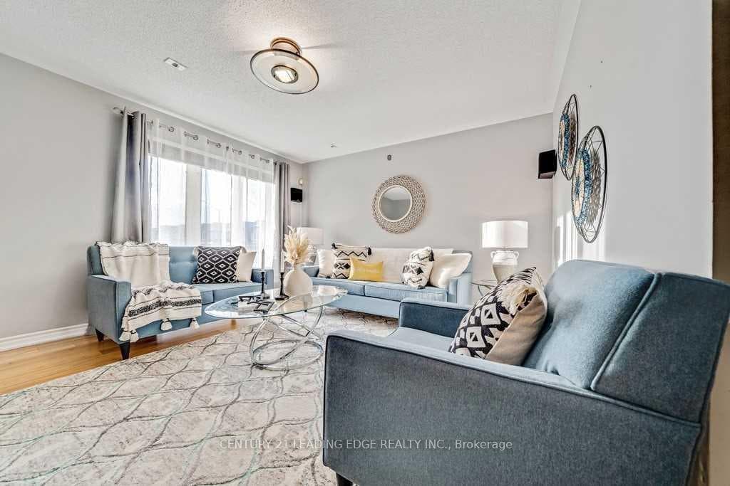 25 Mondeo Drive photo 16