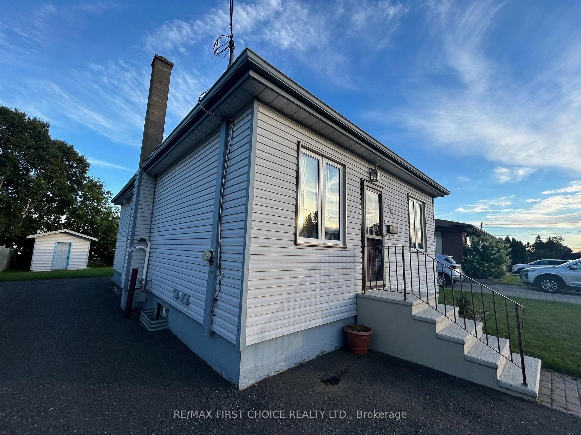 413 Regina Avenue photo 25