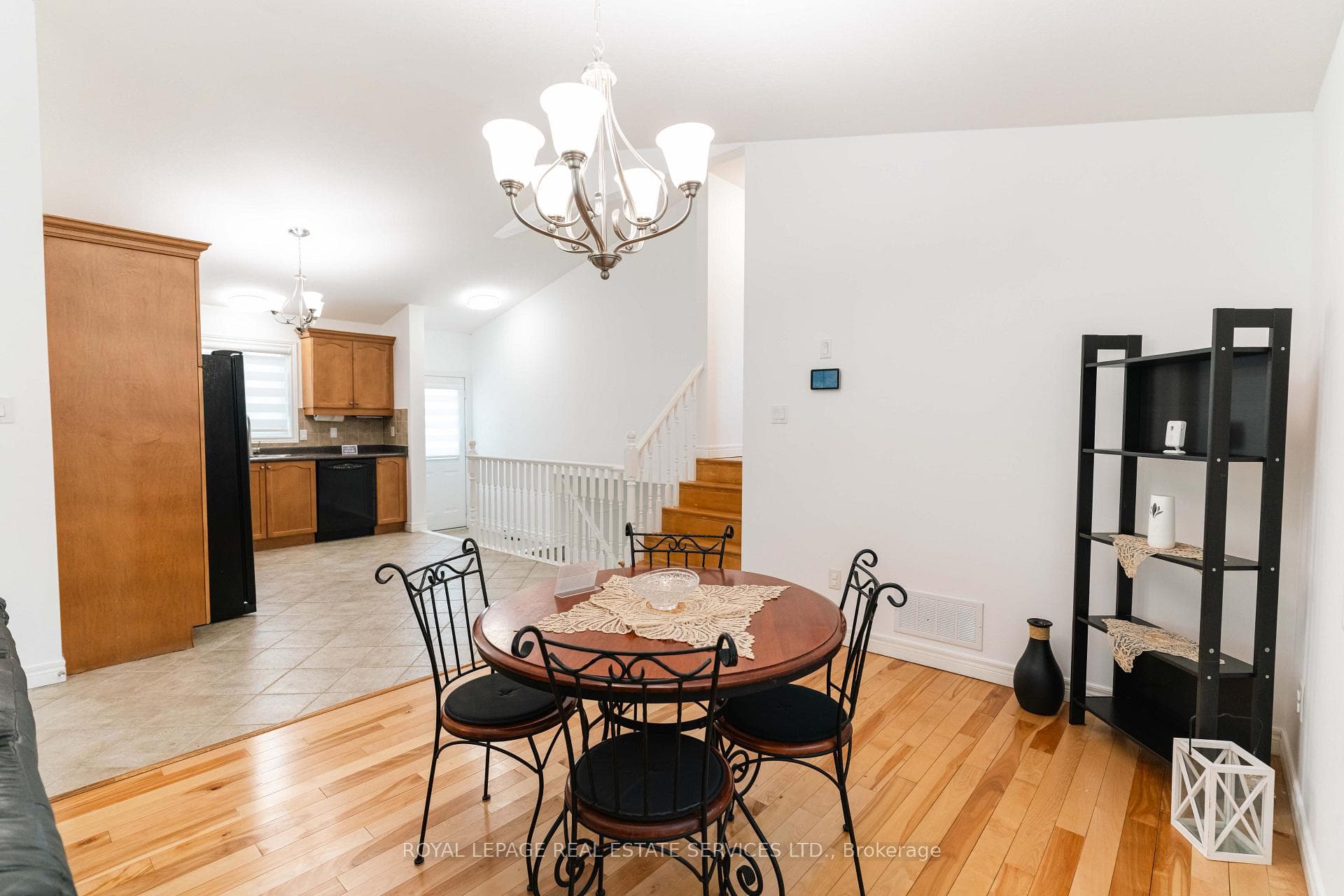 837 Upper Ottawa Street photo 24