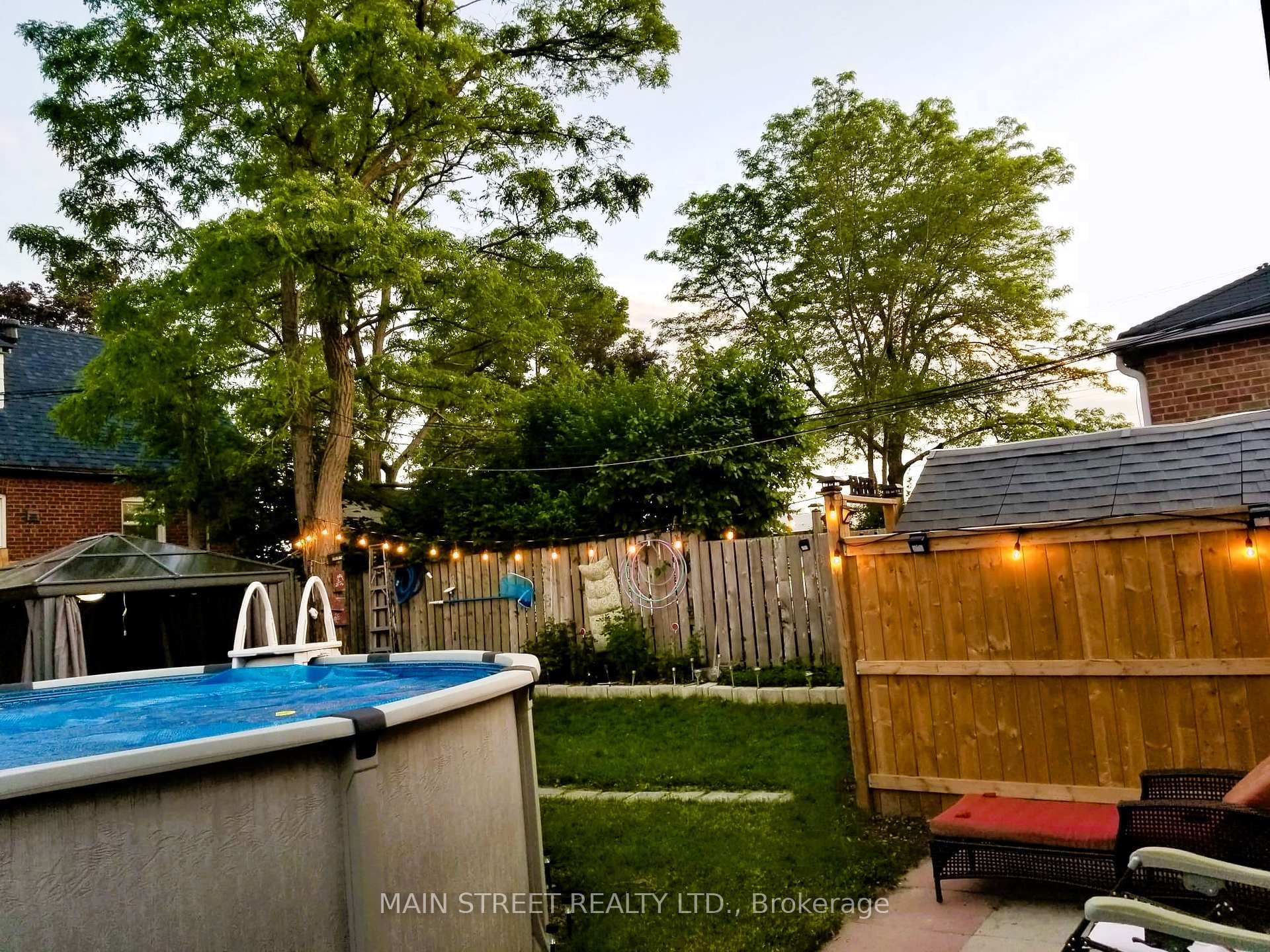 Large Backyard Space