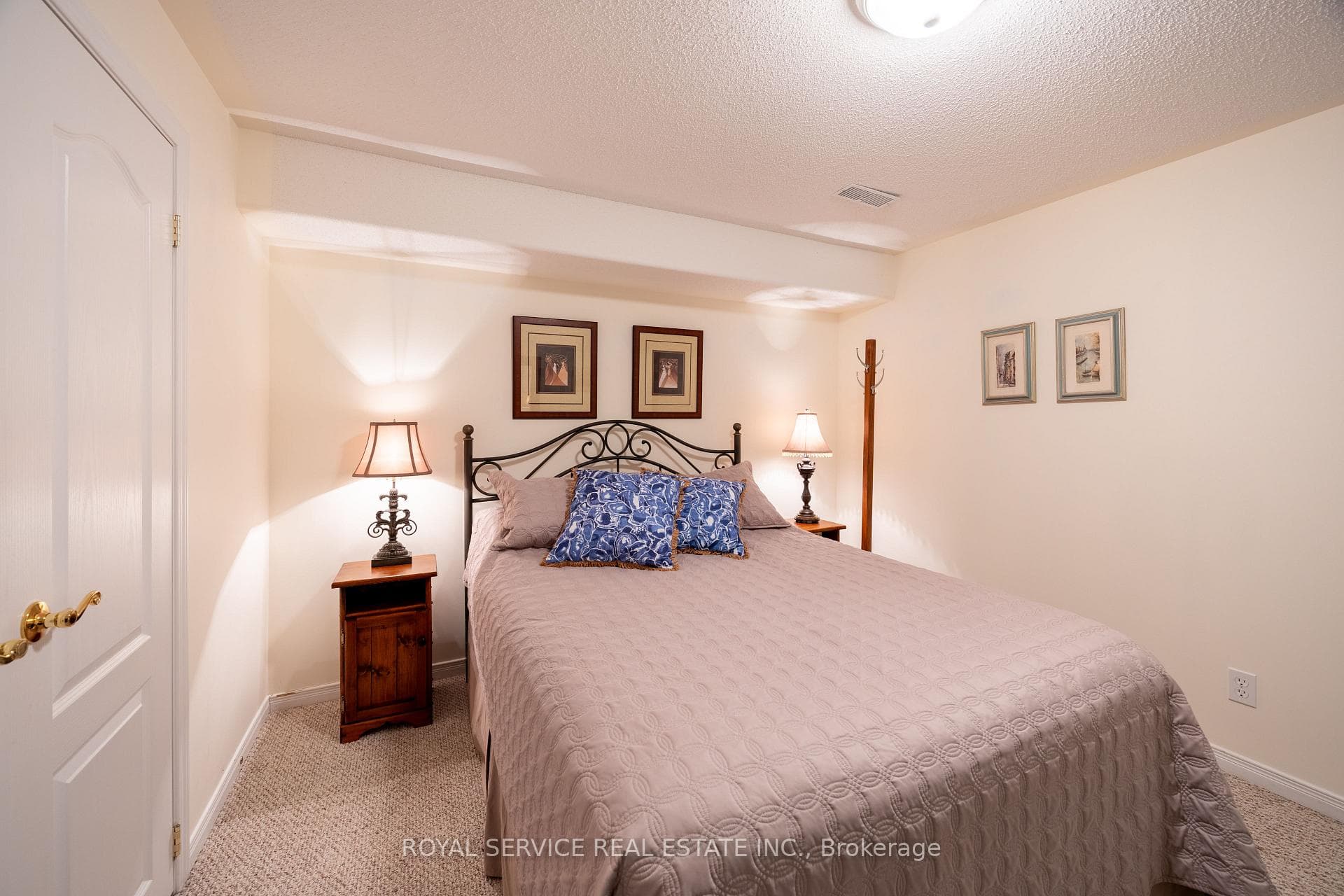 877 Wentworth Street Unit 6 photo 24