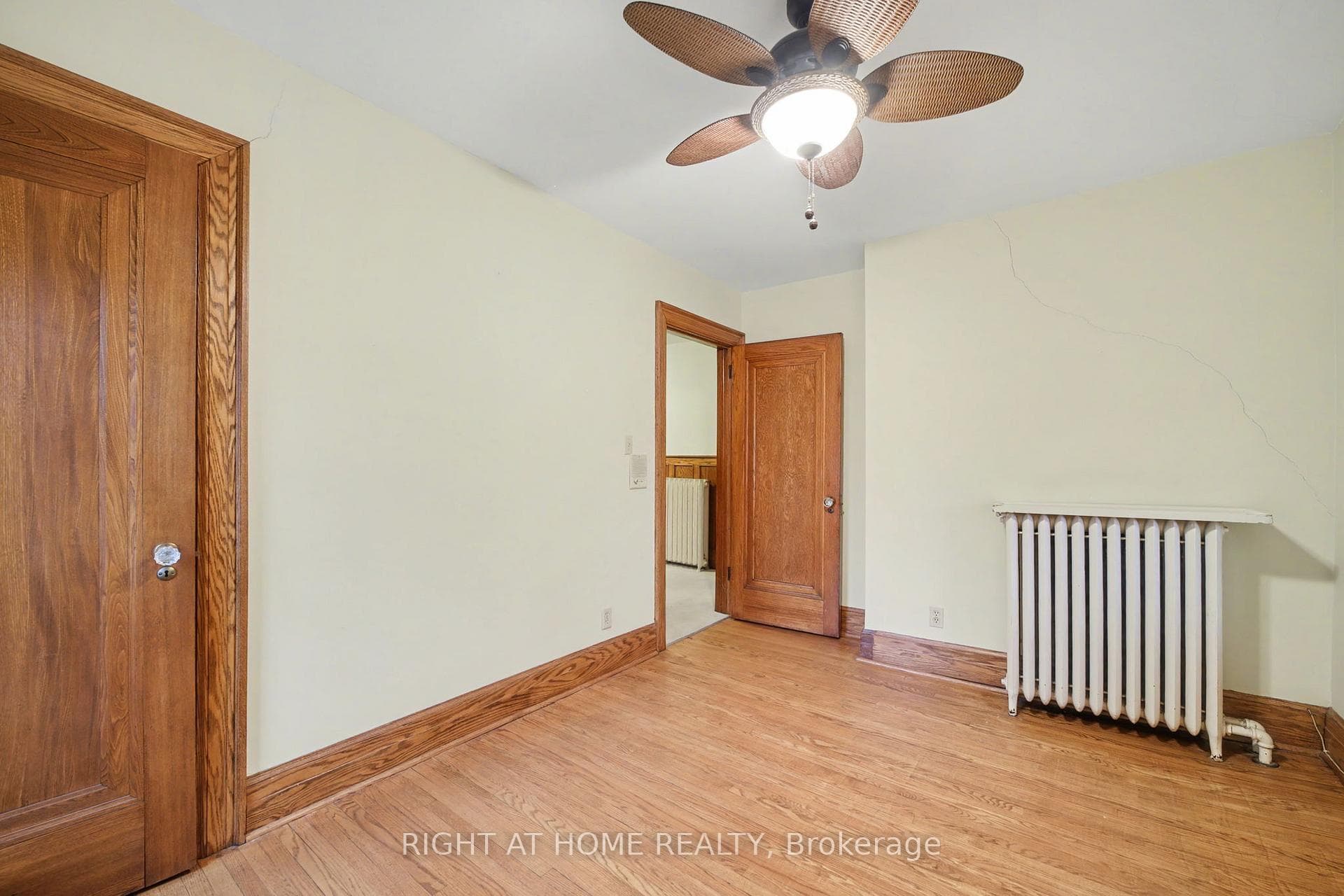 32 Hollywood Crescent photo 29