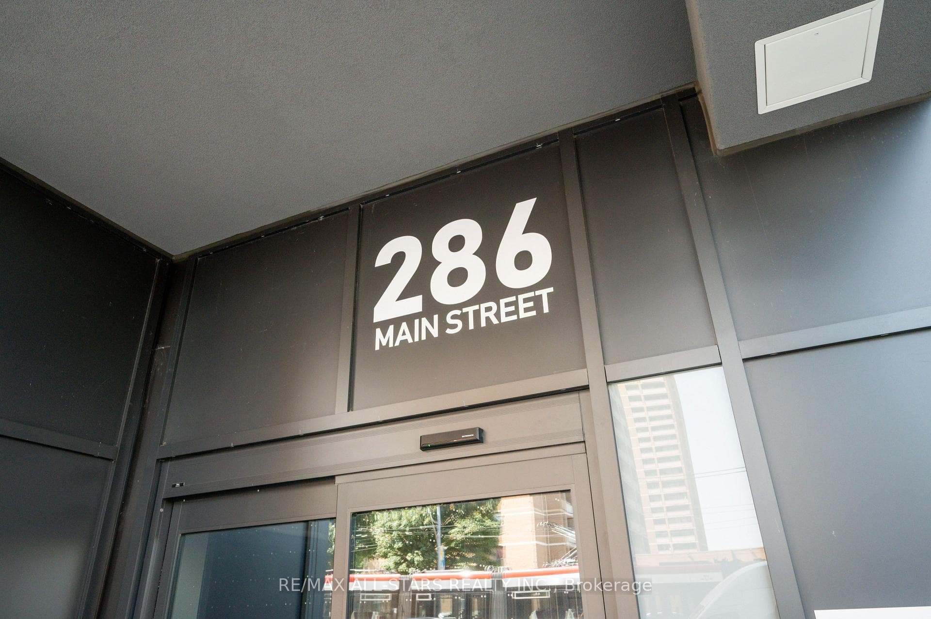 286 Main Street Unit PH10 photo 4