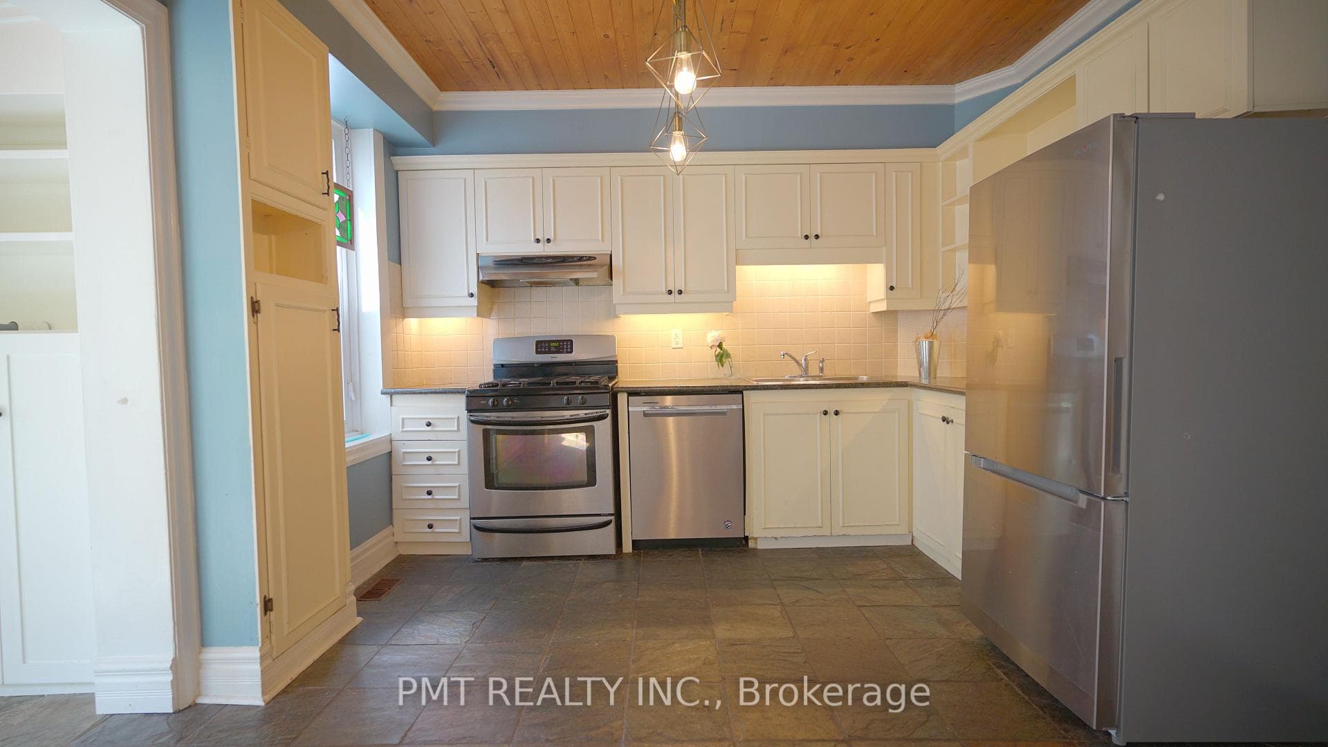 31 Burgess Avenue photo 7