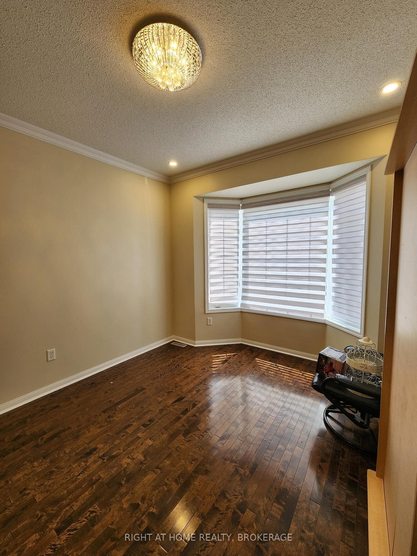3246 Munson Crescent photo 4
