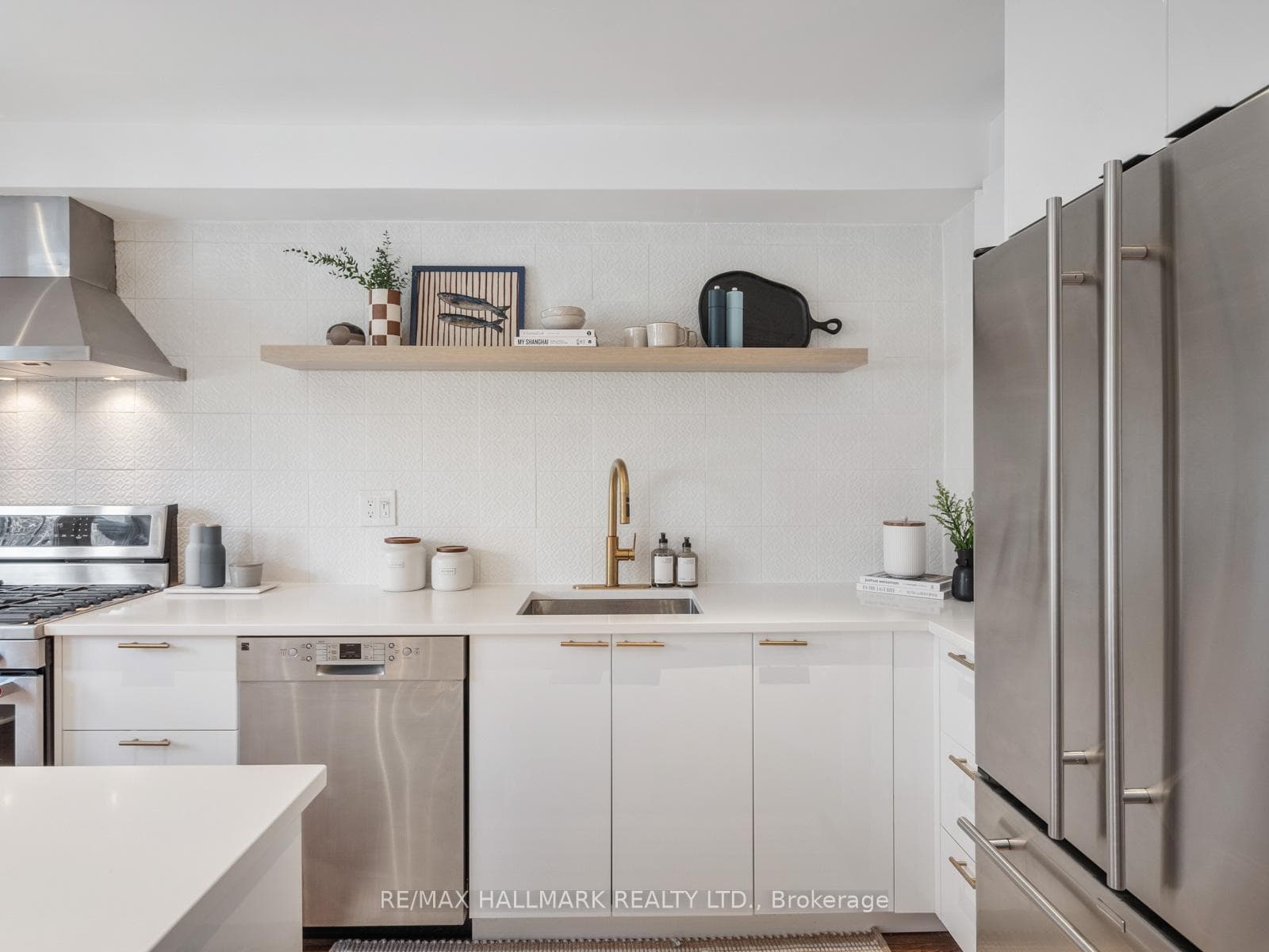 24 Boulton Avenue photo 15