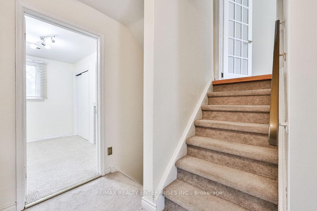 3096 Ballydown Crescent photo 22