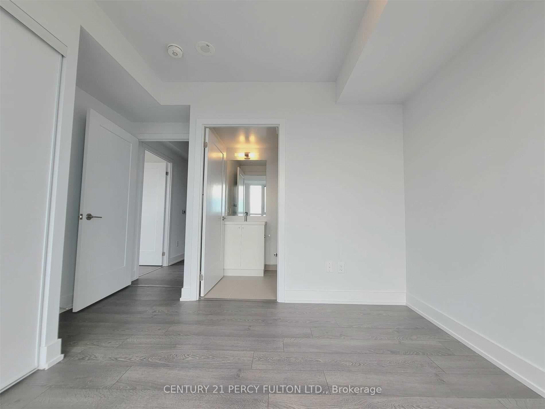 2550 Simcoe Street Unit 2217 photo 31