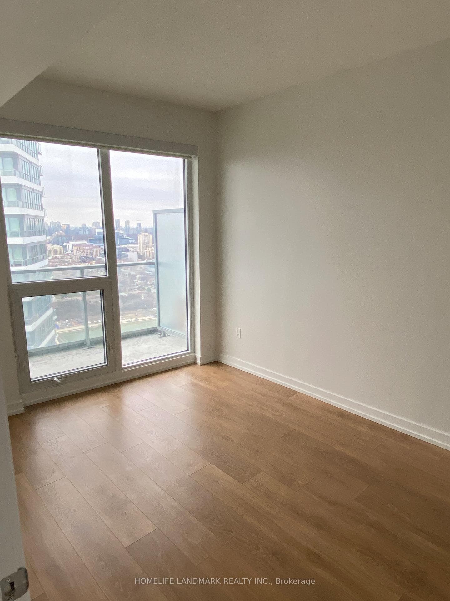 117 Mcmahon Drive Unit 3606 photo 9