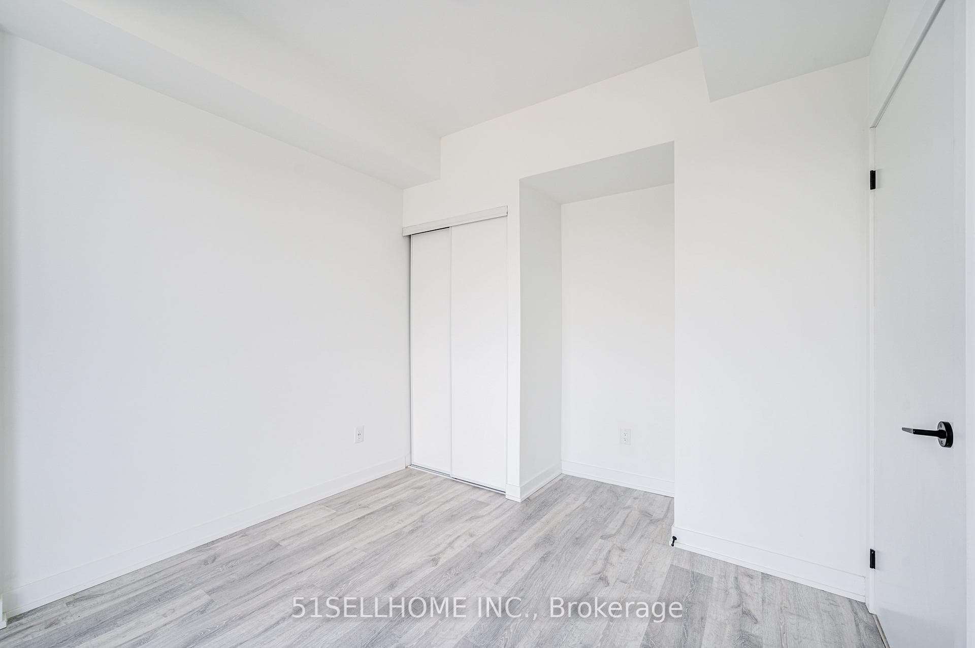215 Lakeshore Road Unit 333 photo 34