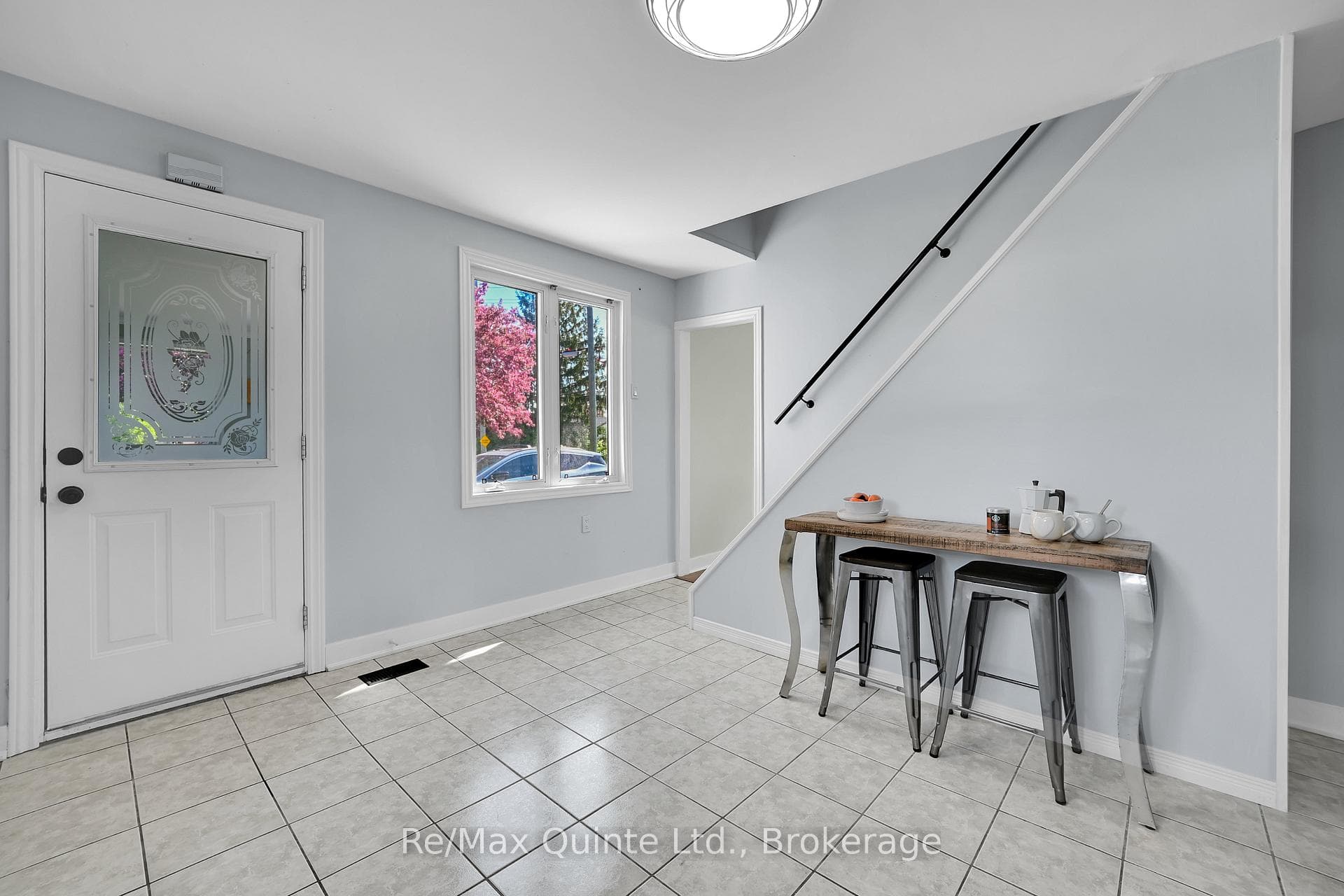 235 Byron Street photo 10
