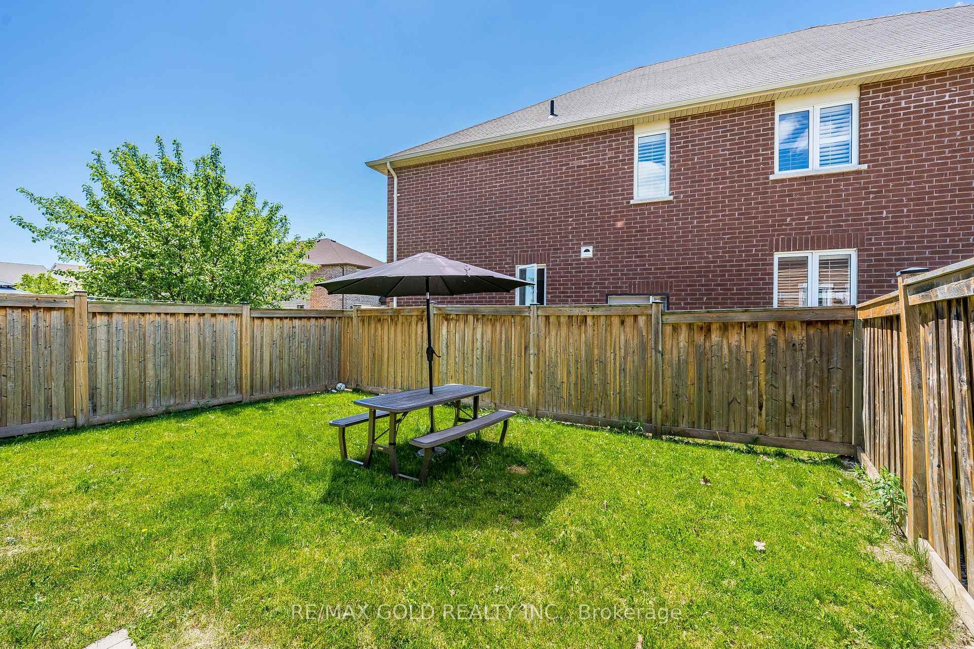 26 Robert Parkinson Drive photo 37