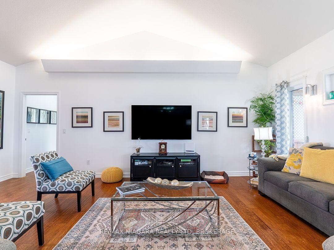 11004 Lakeshore Road photo 22