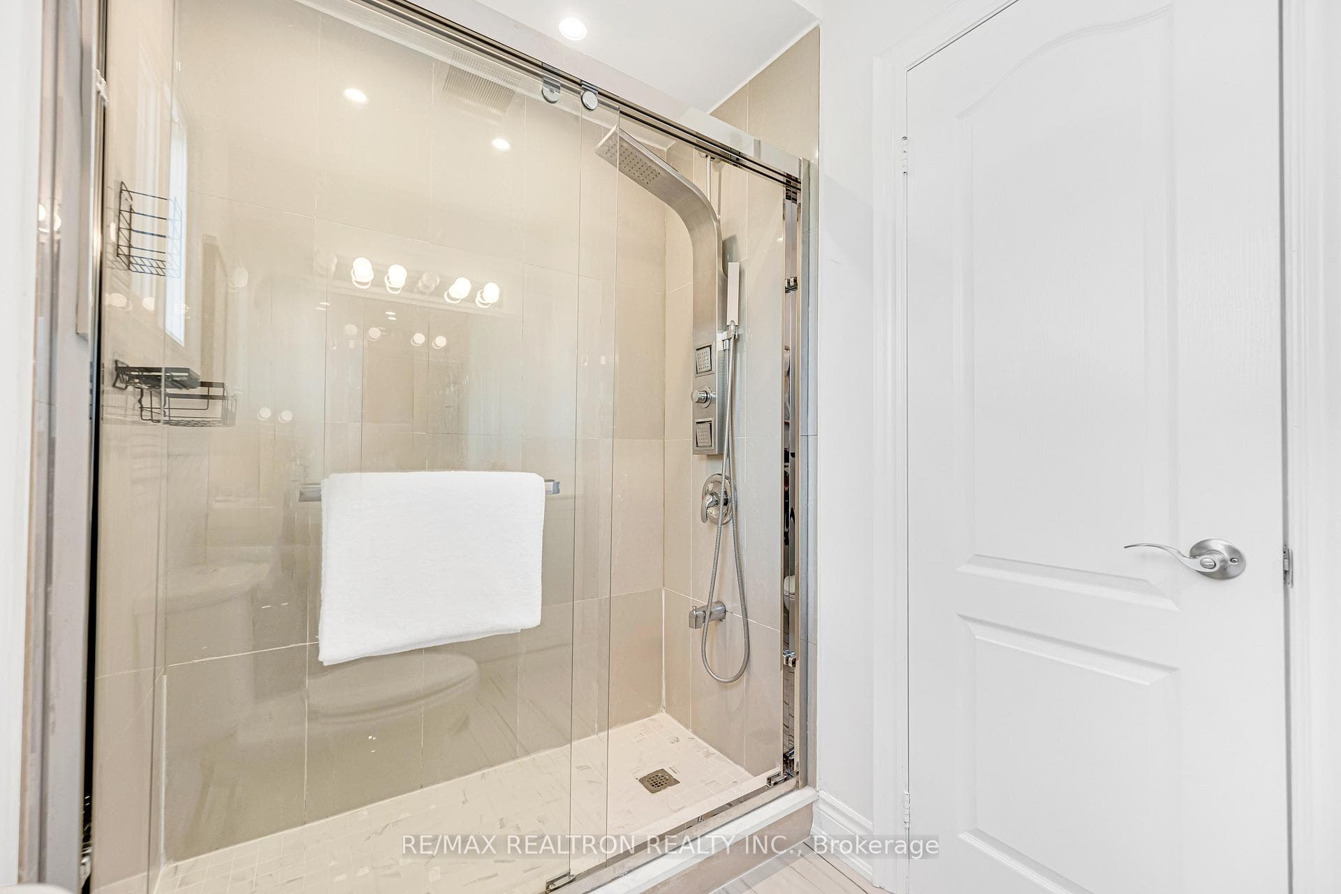 278 Bernard Avenue photo 26