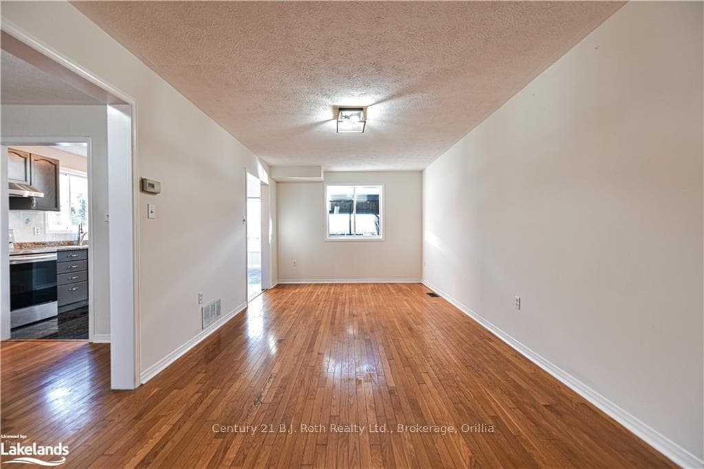 Spacious living room
