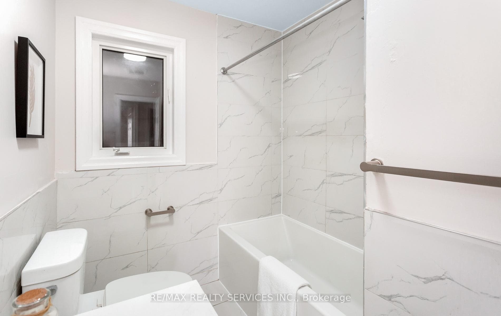 176 Samuelson Street photo 20