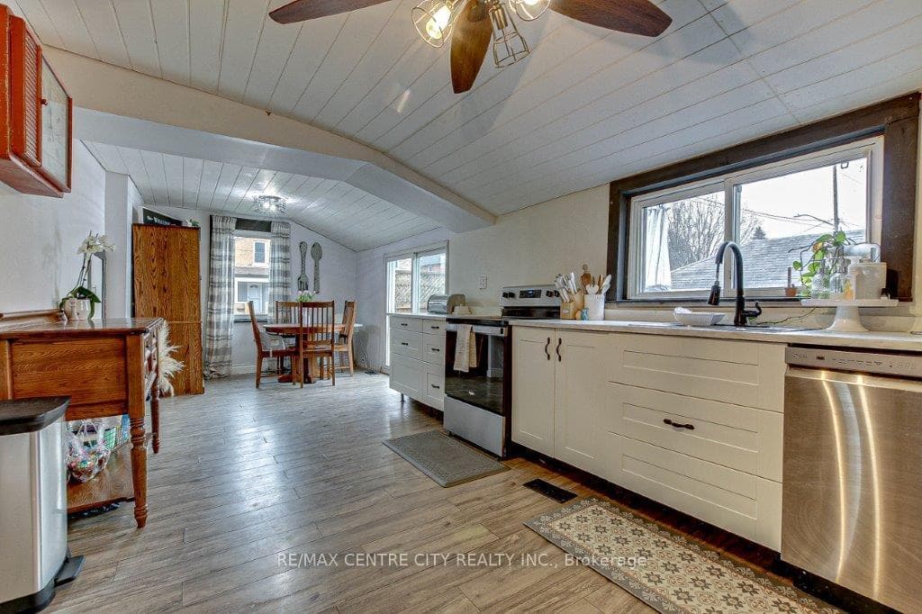 69 Chestnut Street photo 11
