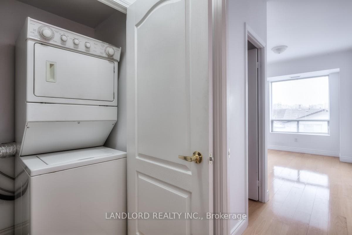77 Mcmurrich Street Unit 307 photo 13