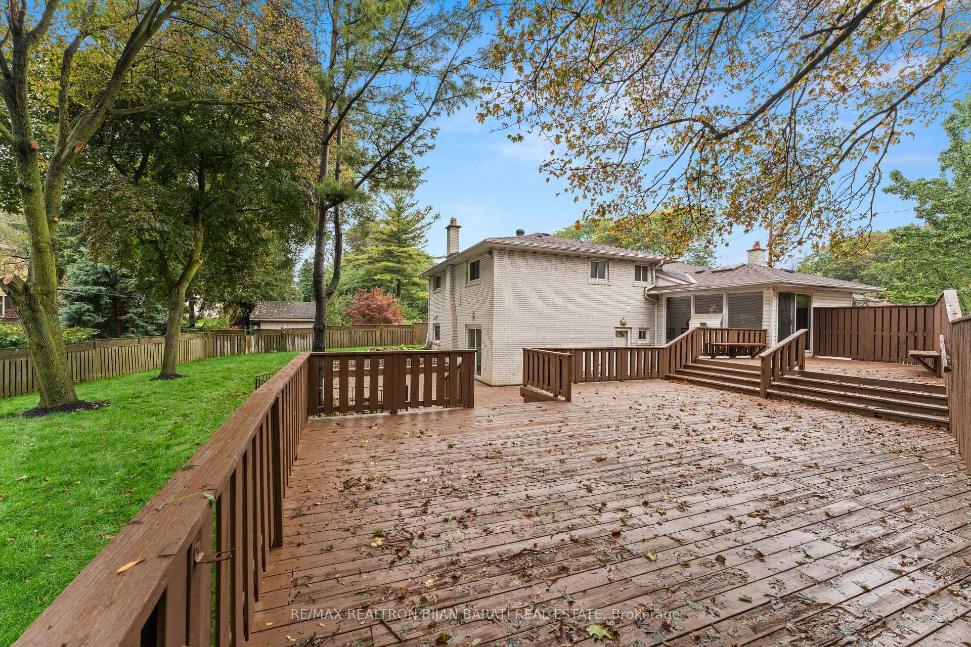 9 Sifton Court photo 32