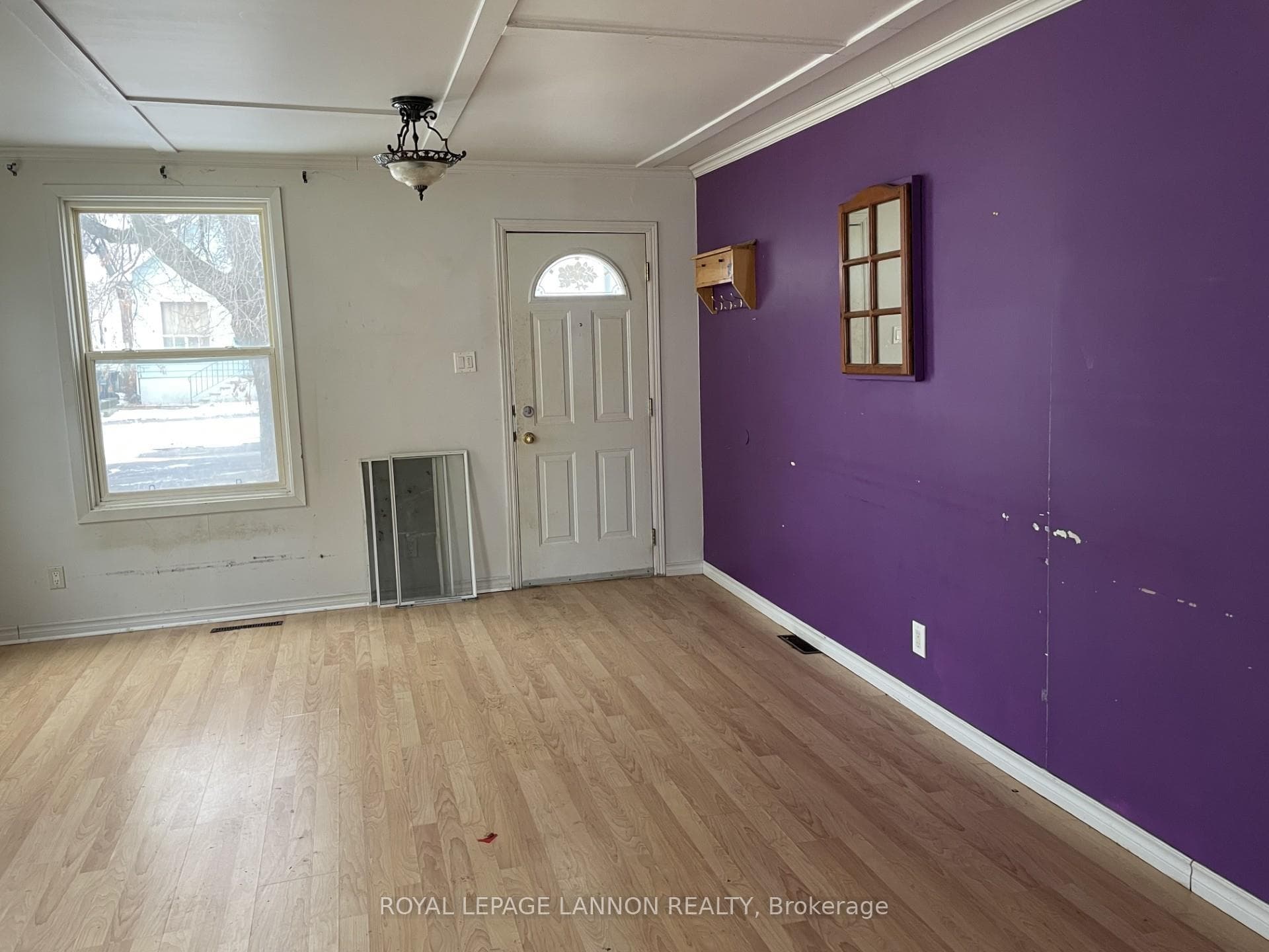 216 McIntyre Street photo 3