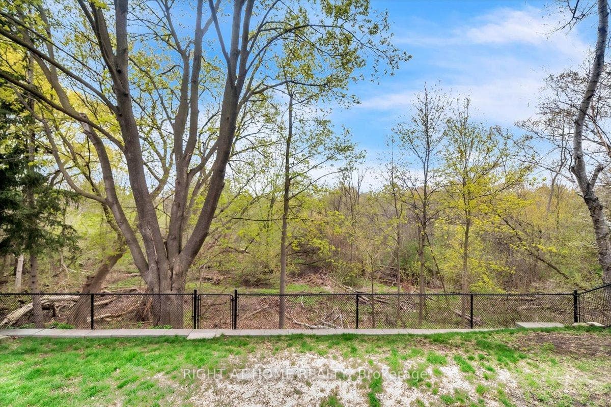 2301 Devon Road photo 35
